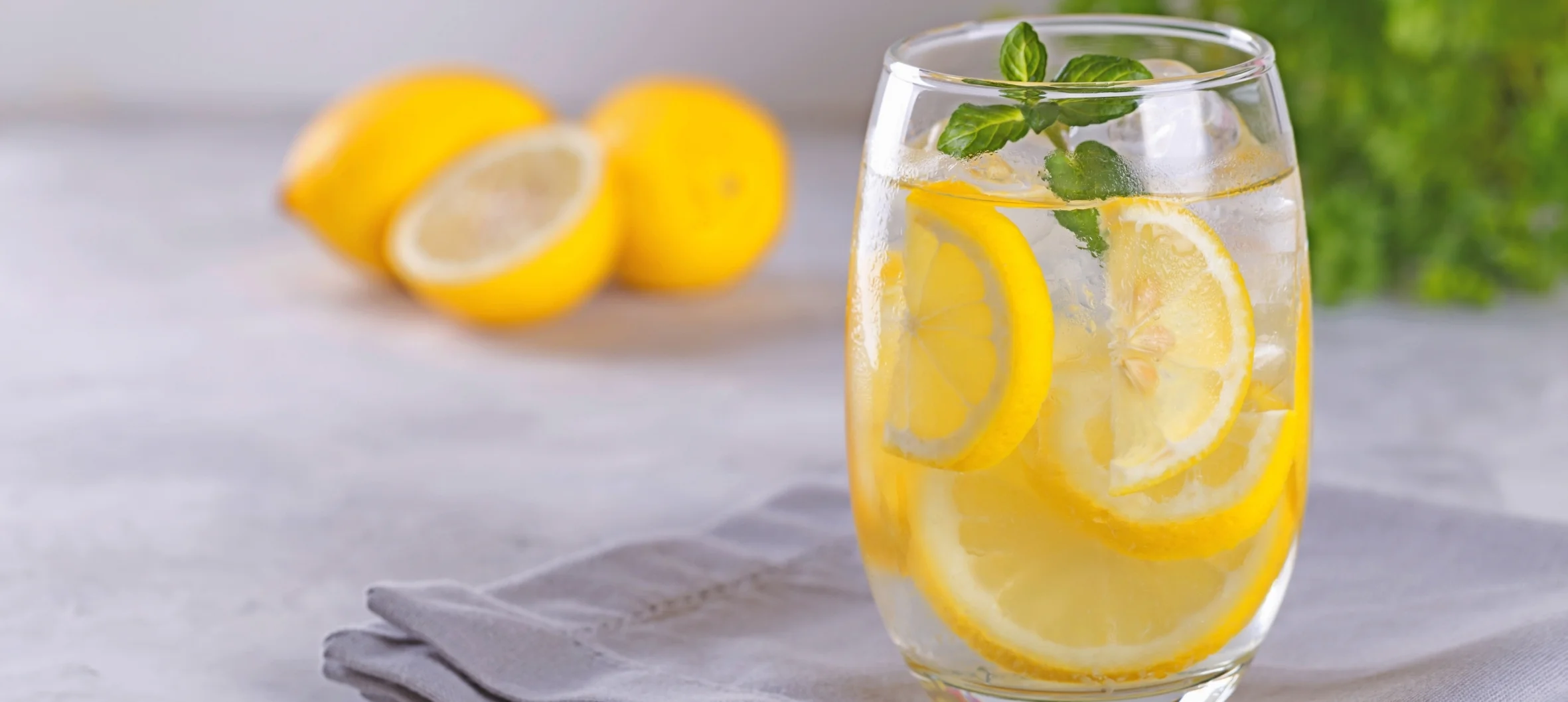 Limonlu Su Gerçekten Faydalı mı?